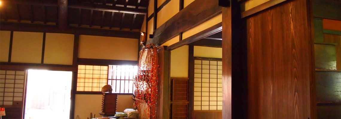 トップ-左官とは